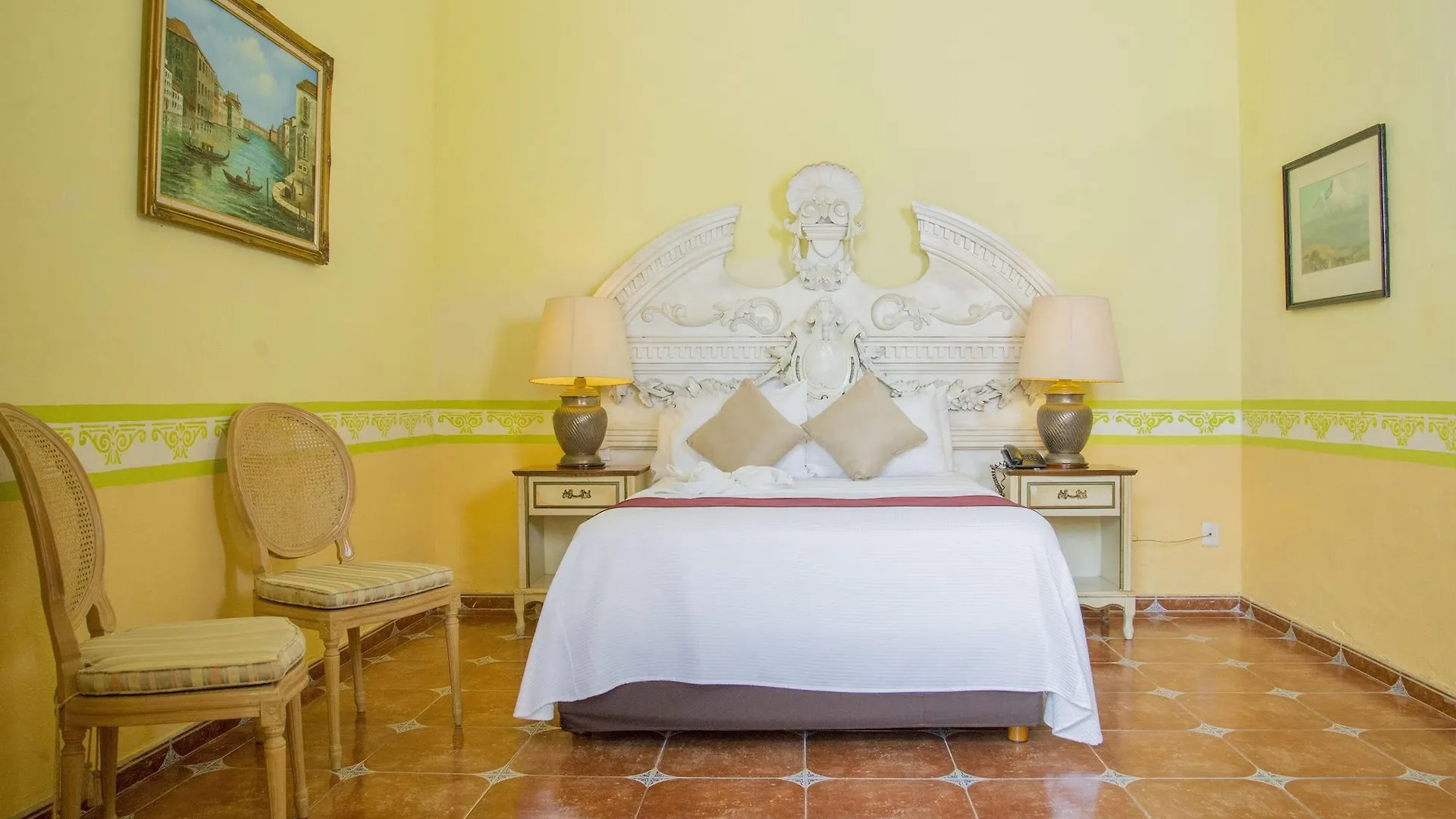 Casa De Las Columnas Merida