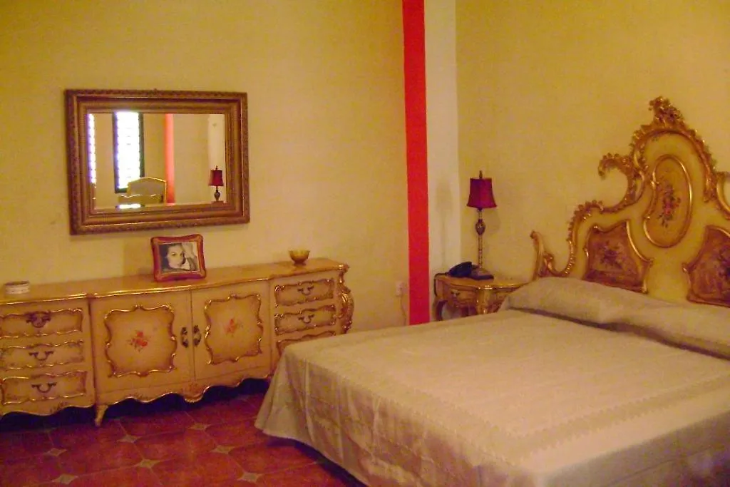 Casa De Las Columnas Merida Hotel